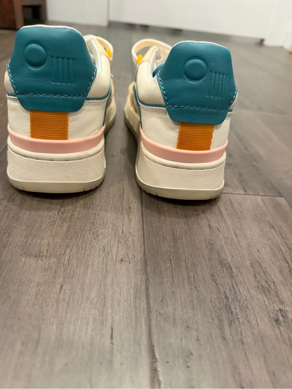 Oncept Cream & Teal Women's Low-Top Sneakers